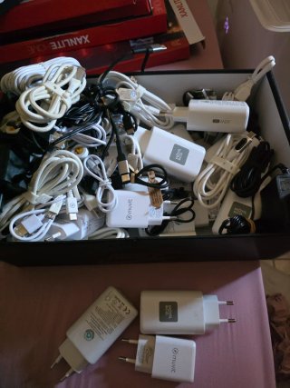 Lote de Auriculares ESCUCHO OFERTAS