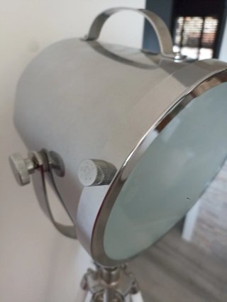 Lámpara Trípode Cine Madera y Acero