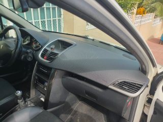 Peugeot 207 2013