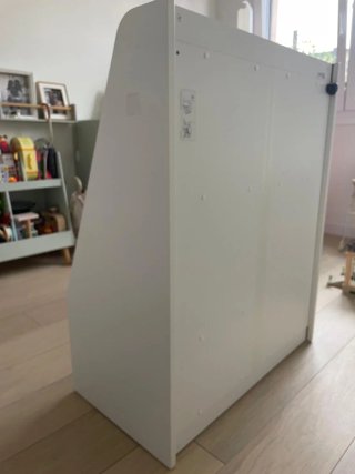 Librería cajonera blanca de madera