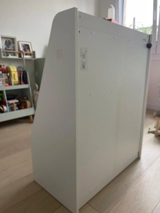 Librería cajonera blanca de madera
