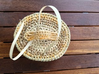 Cesta decorativa de mimbre