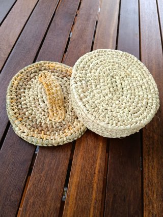 Cesta decorativa de mimbre