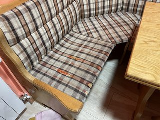 Rinconera con mesa extensible y 3 sillas a juego