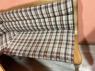 Rinconera con mesa extensible y 3 sillas a juego