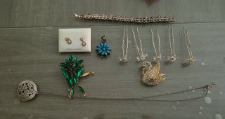 Lote Bisutería y Plata: Brazalete, Pendientes, Col