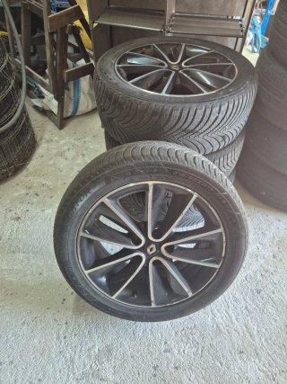 Llantas con neumáticos