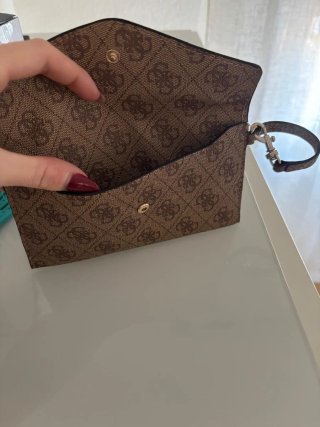 Bolso Guess estampado