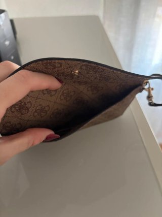 Bolso Guess estampado