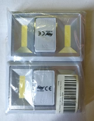 Coppia Luci LED Adesive a Batteria