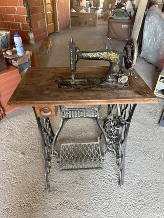 Máquina de coser Singer antigua