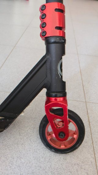 Patinete infantil casi nuevo