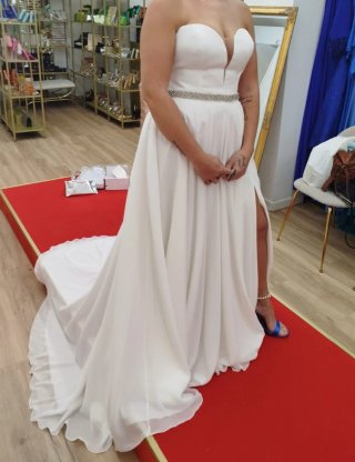 Vestido de Novia Elegante con Cinturón Brillante