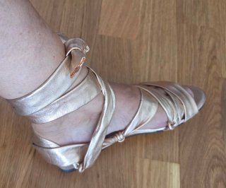 Sandalias rosa dorado Armand Basi suela de cuero
