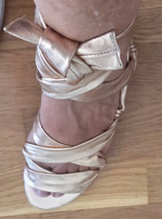 Sandalias rosa dorado Armand Basi suela de cuero
