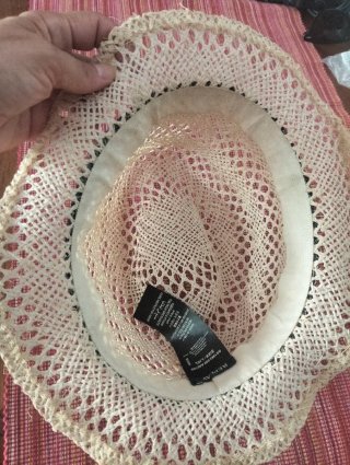 Sombrero de paja tejido beige
