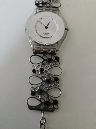 Reloj Swatch Plata y Negro