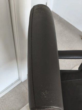 Silla de oficina giratoria negra