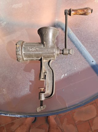 Picadora de carne Elma n.8