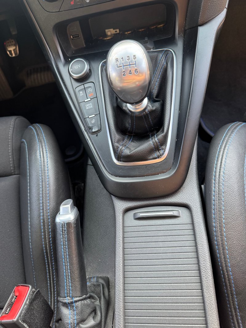 Ford Focus 2016, foto 8