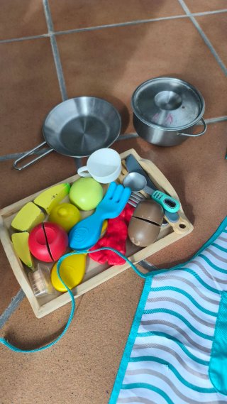 Cocinita de madera infantil