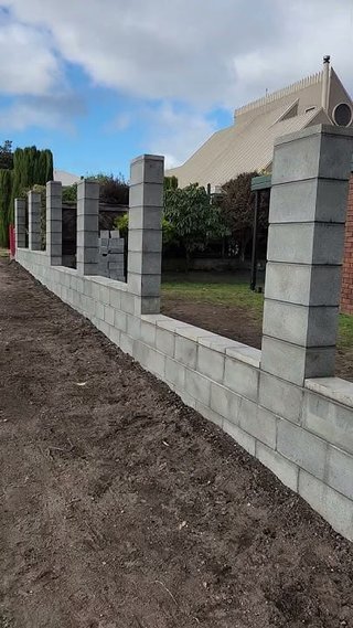 ALBAÑIL; MUROS DE BLOQUE DE HORMIGON, DE TODO TIPO