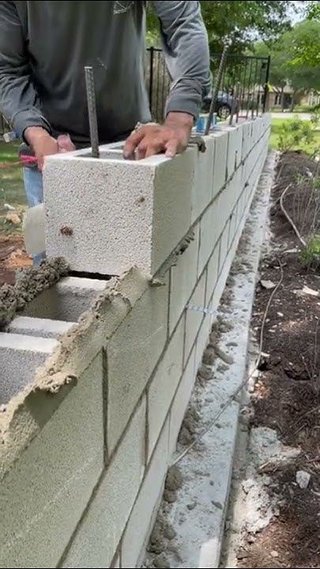 ALBAÑIL; MUROS DE BLOQUE DE HORMIGON, DE TODO TIPO