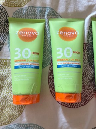 3 protector solar Suncare Mineral Sun SPF 50 y 30
