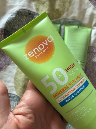 3 protector solar Suncare Mineral Sun SPF 50 y 30