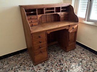 Escritorio madera.