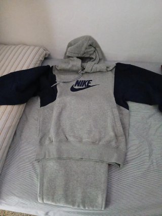 Conjunto chándal Nike gris y azul marino