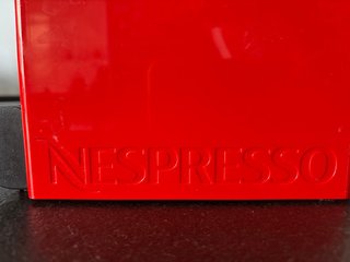 Cafetera Nespresso Roja