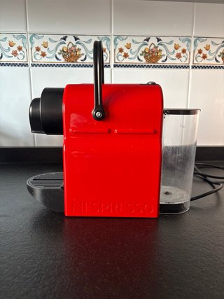 Cafetera Nespresso Roja