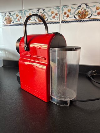 Cafetera Nespresso Roja