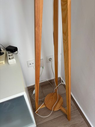 Lámpara de pie salón nórdica madera y tela