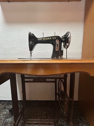 Máquina de coser antigua SIGMA