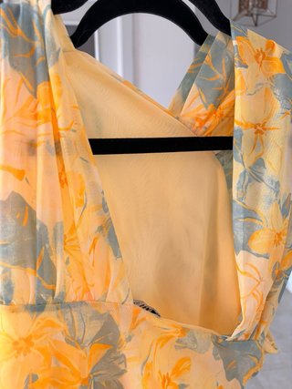 Top Zara floral amarillo