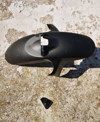 Guardabarros delantero moto negro