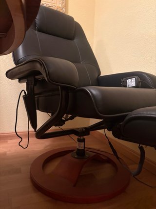 Sillón masaje piel negro con reposapiés