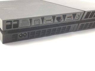 E647974-0 SONY PS4 500GB