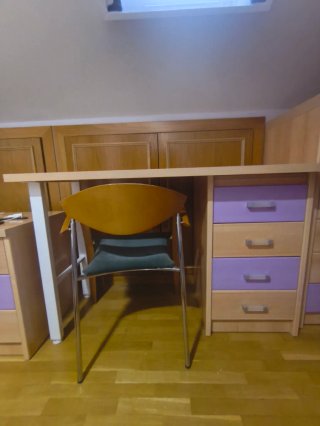 Muebles Dormitorio: Cómoda, Escritorio y Mesilla