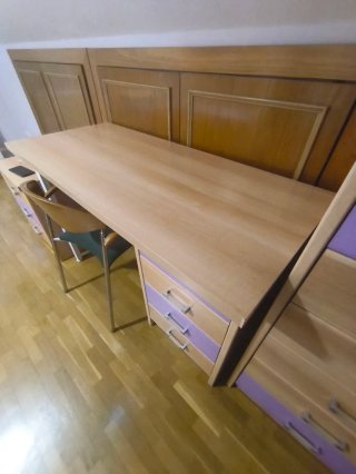 Muebles Dormitorio: Cómoda, Escritorio y Mesilla