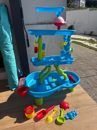 Mesa de juego para agua y arena para niños