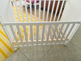Cuna Micuna blanca con dibujos