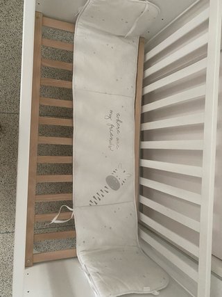 Cuna Micuna blanca con dibujos