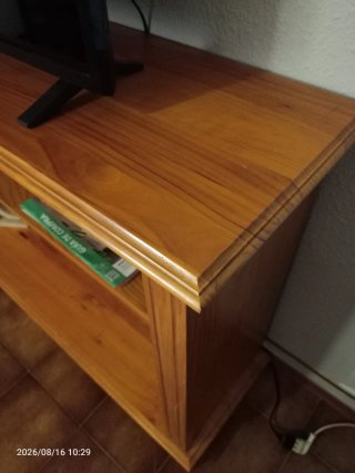 Mueble salón madera maciza.