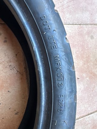Neumático CST 130/70-17 62S Nuevo