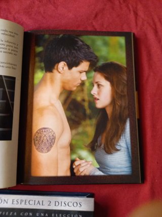 Crepúsculo: Luna Nueva y Eclipse DVD Libro