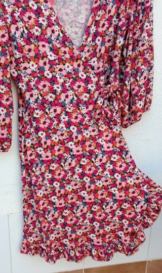 Vestido Lefties floral talla L