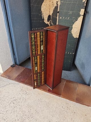 Estwnteria estilo librería